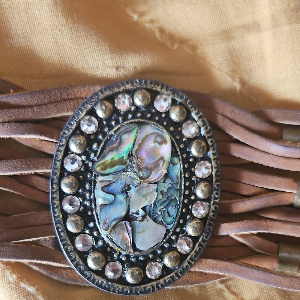 Leatherock Brown Leather Bracelet with Mother of Pearl Accent - Picture 2 of 6